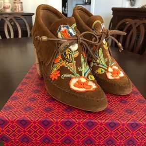 Tory Burch Huntington Fringe Bootie sz 8 like new